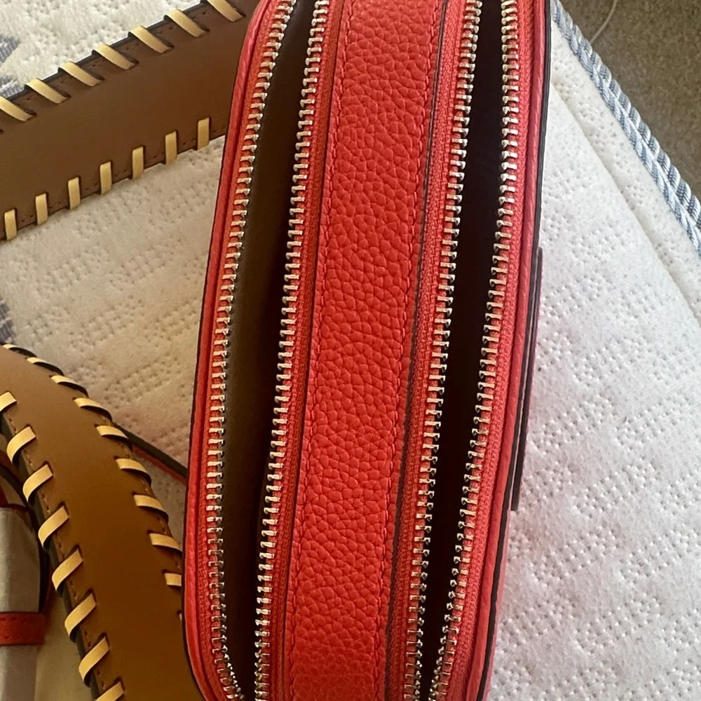 NWT Tory Burch Miller red Leather Crossbody Camera Bag with Strap(s) - Picture 5 of 5